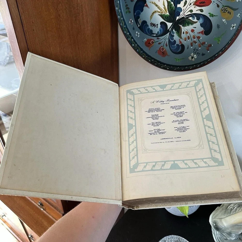 Vtg Holy‎ Bible Authorized King James Version Full Color Bible House 1976